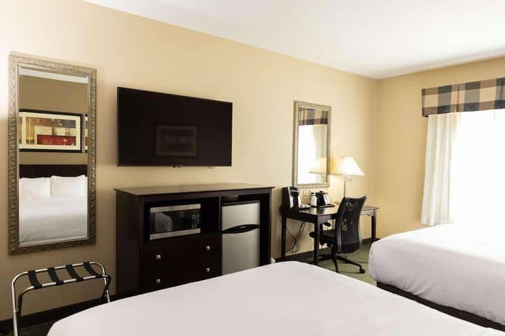 Room 5 of 14